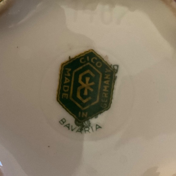 Vintage CICO Porcelain Basket Bavaria Germany Courting Couple Green Gold Small - Picture 4 of 5